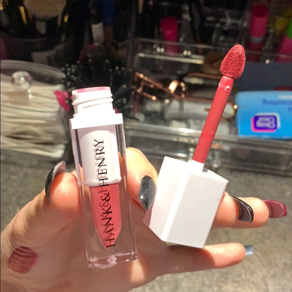 MATTE liquid lip - Picture 2 of 4